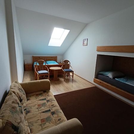 Haškovna - tradice zájezdního hostince u Prachovských skal Ohavec Exterior foto